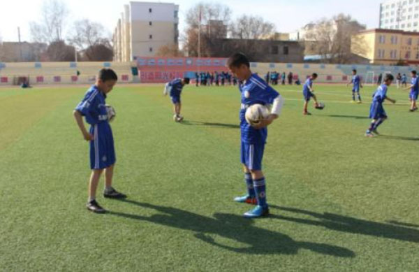 《8.十里长街送总理》教学设计